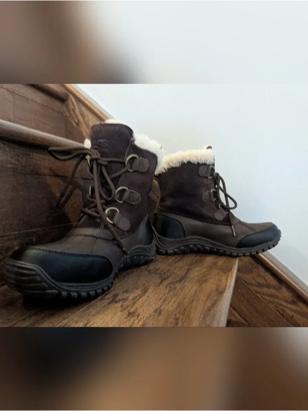Ugg Australia Ostrander Women Round Toe Leather Winter Boot Black Sz 8 Like New!